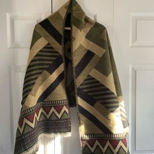 Duluth Women’s Knit Cape Scarf NWT
